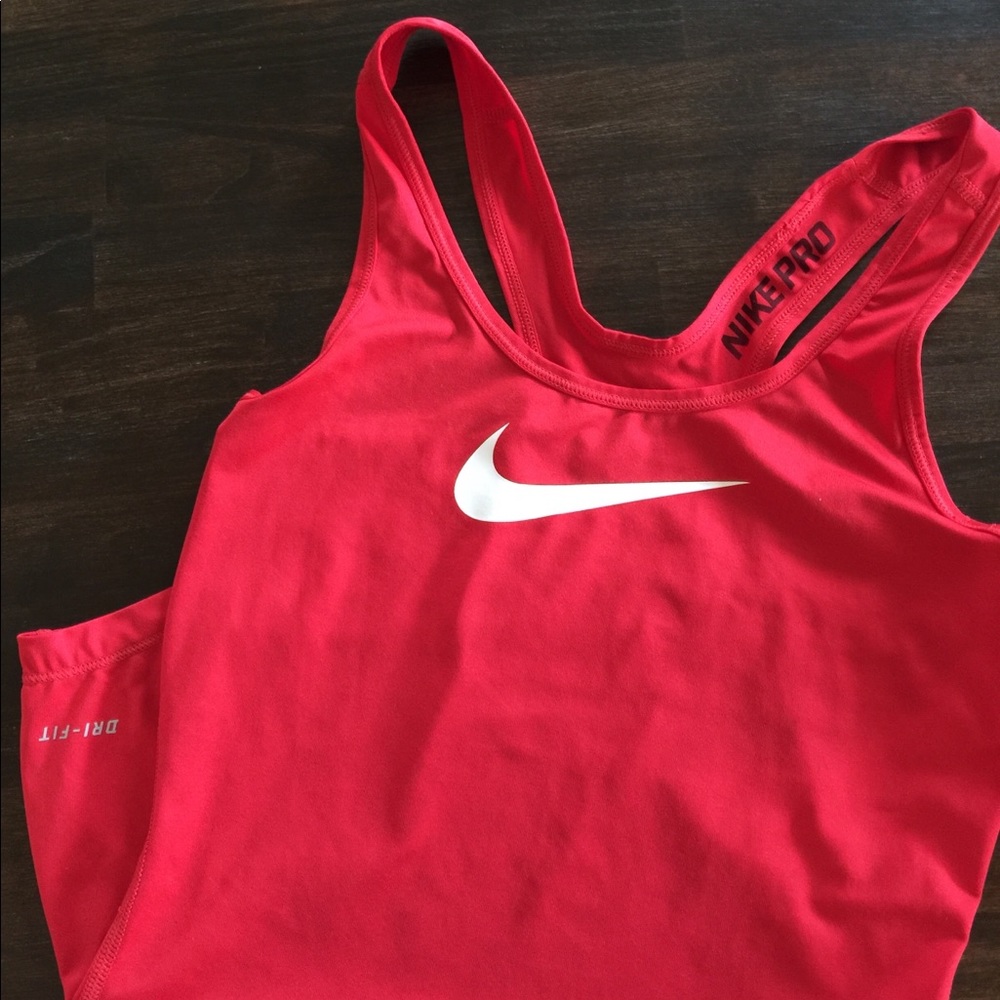 EUC Nike Pro fitted stretch tank